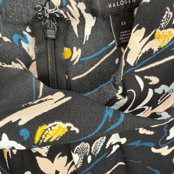 Halogen Floral Print Short Sleeve Blouse | Black Multi | XS - Picture 3 of 3